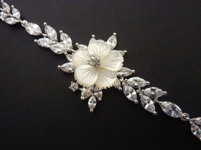 Vintage Style Wedding Bridal Lucite Flower Silver Bracelet