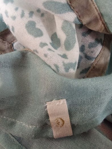 Large Scarf (Meadows and Byrne)
