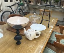 6 decor items