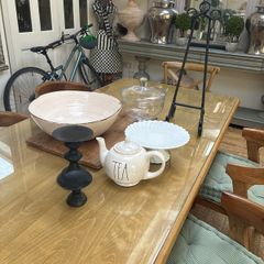 6 decor items