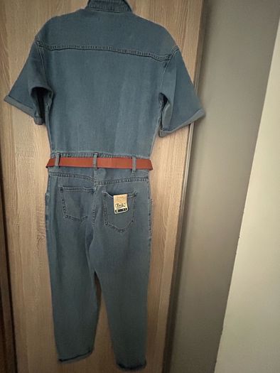 Jumpsuit size M. New with tags