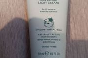 Liz Earle Skin Repair Light 50ml