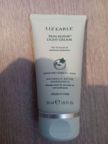 Liz Earle Skin Repair Light 50ml