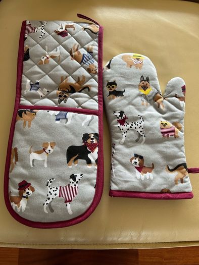 New Set of Oven Gloves