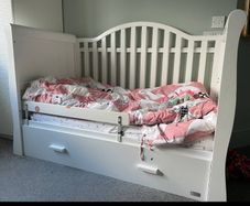 Cot bed