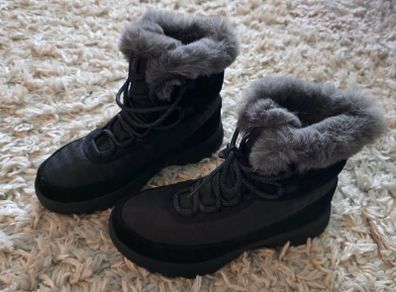 Columbia womens boots 5.5uk. Brand New