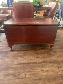 Blanket chest / storage