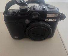 Canon PowerShot G10 14.7MP  Case, Charger & Memory Card