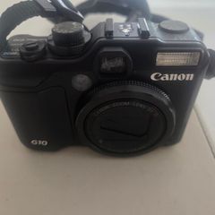 Canon PowerShot G10 14.7MP  Case, Charger & Memory Card