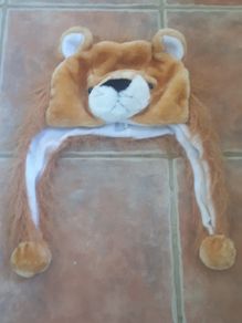 Lion hat