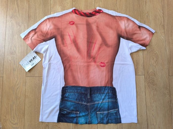 Funny Sexy Man Muscle Body T Shirt XL Novelty Fancy Dress Halloween Costume naughty