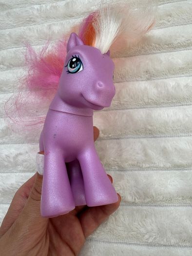 Vintage My Little Pony Twinkle Twirl Purple Stars Hasbro 2004 G3 Used Please see pictures