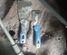 Paint scraper and filling knife