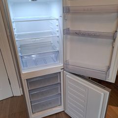 Fridge freezer- PRICE REDUCED Beko - Pristine -Can Deliver Locally