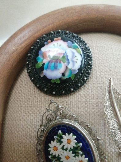 Vintage and antique silver brooches