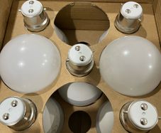 Pack of 7 Warm White Bulbs + Free Lampshade