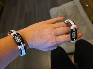 2 free unisex bracelets