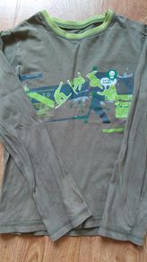 Sale E1  Grey Top. Age 6-7