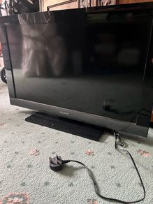 TV Bundle (Sony 32'' & Phillips 42'')