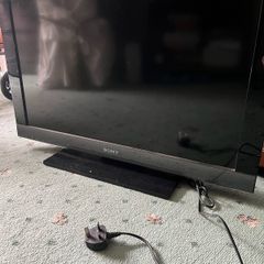 TV Bundle (Sony 32'' & Phillips 42'')