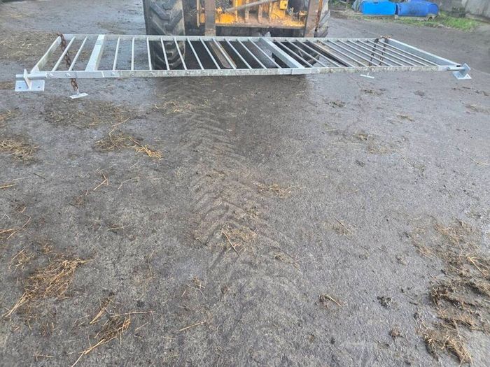Hay rack for wall 3250mm long