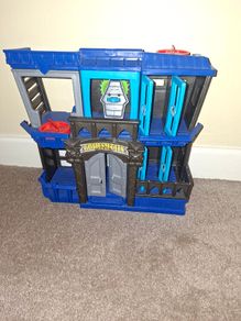 Imaginext Gotham city jail