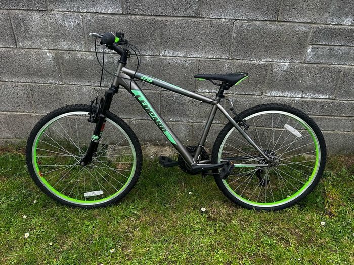 Leopard 26 mountain bike