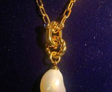 Sappho Baroque Pearl Pendant - Gold