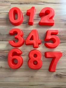 Silicone cake tins