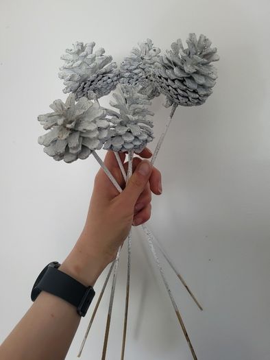Decorative cones on sticks - white and silver 5pcs NEW