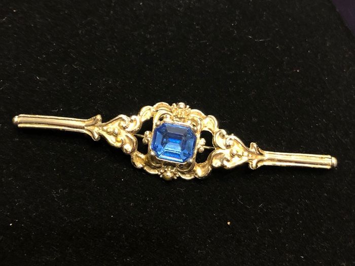 brooch