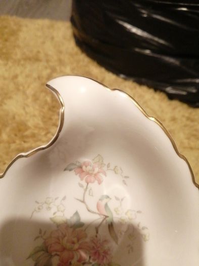 beautiful vintage leaf design trinket dish from Royal doulton
