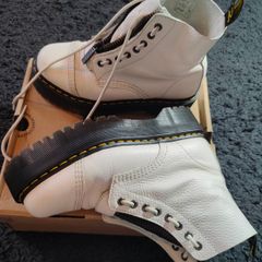 Dr Martens White Boots UK6,5 EU40 US8,5