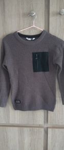 Sweater 7/8 years old barely worn with zip pocket