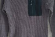 Sweater 7/8 years old barely worn with zip pocket