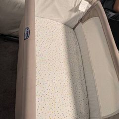 Chicco Next2Me Co Sleeping Crib  Grey- Beige Includes 2 Free Sheets