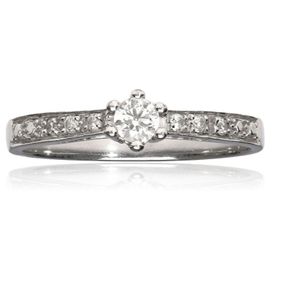 9k gold Diamond ring with diamond sholders