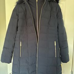 Navy michael kors quilted puffer coat with faux fur hood and gold detail, brand new with tags size medium