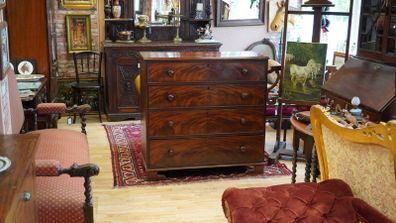 Victorian Flame Mahogany Chest of Drawers