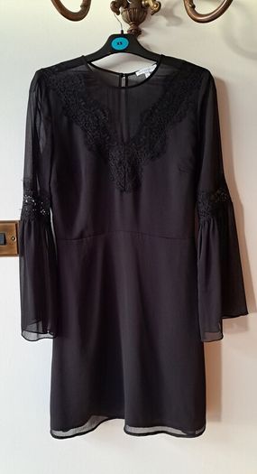 Black dress (Warehouse)