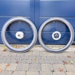 Carbon bicycle wheels