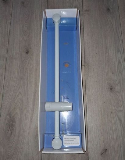 x4 Bundle - Brand New Wickes Accessory Set - Soap Dispenser, Soap Dish, Tumbler - Colour - White - RRP - 12.99 & Brand New Croydex White Adjustable Riser Rail With Fixtures To Hold A Shower Set
