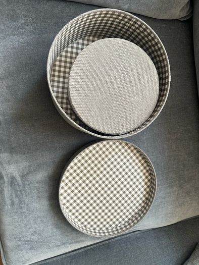 Round storage boxes