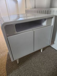 Sobro smart bedside table