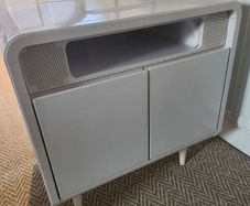 Sobro smart bedside table