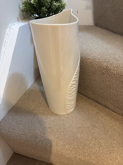Belleek Living 13" vase