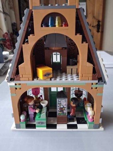Retired Harry Potter Lego Hogsmeade Village Visit #76388