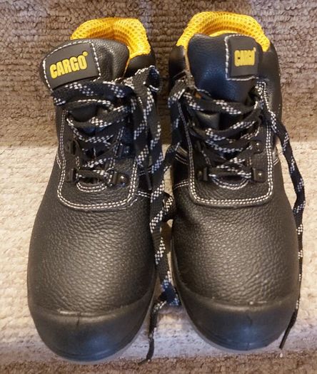 Safety boots size 5/38