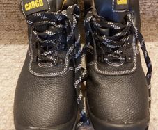 Safety boots size 5/38