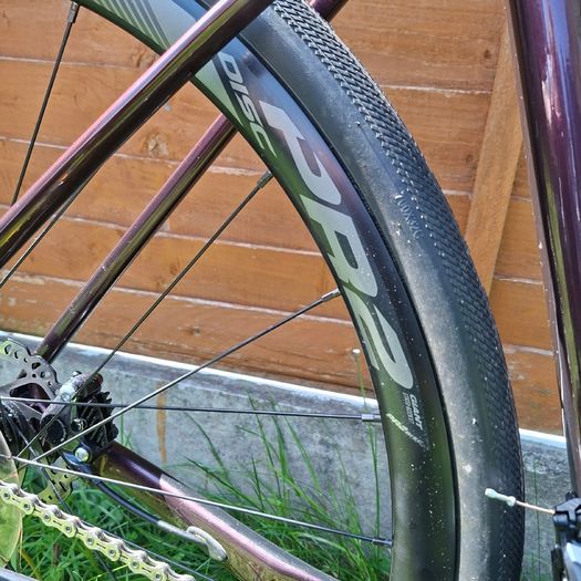 Giant Defy Advanced 1 (Medium) 2020 model in excellent condition